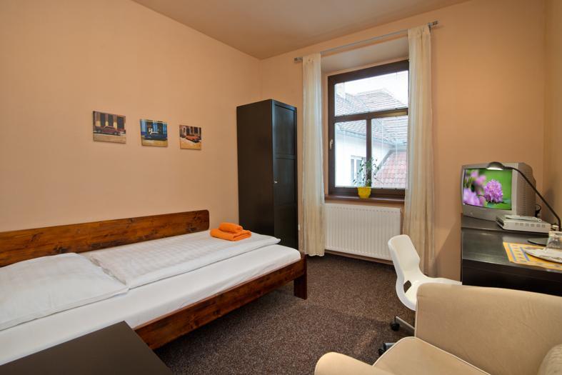 Hotel U Zlateho Byka Písek Buitenkant foto