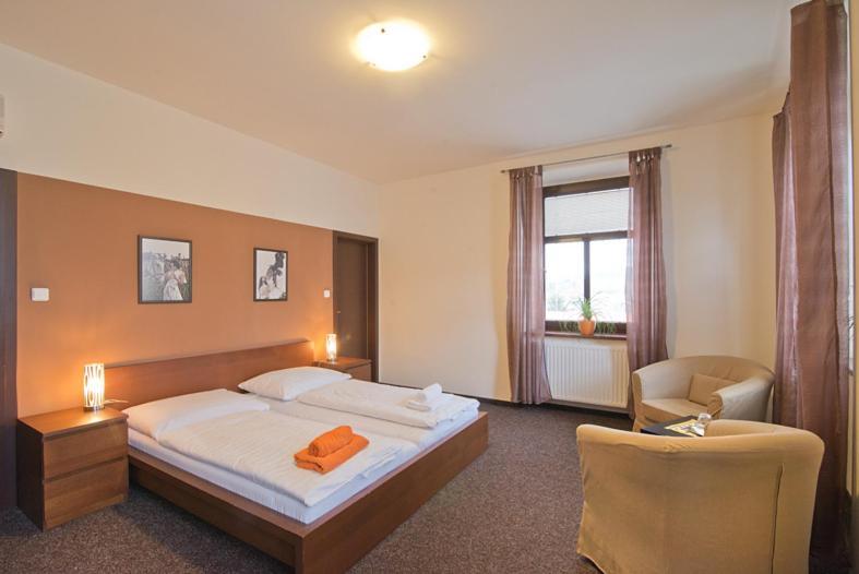 Hotel U Zlateho Byka Písek Kamer foto