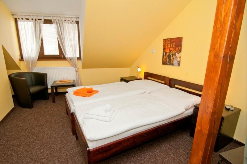 Hotel U Zlateho Byka Písek Buitenkant foto