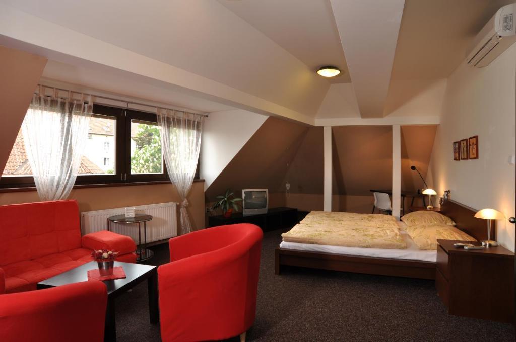 Hotel U Zlateho Byka Písek Buitenkant foto